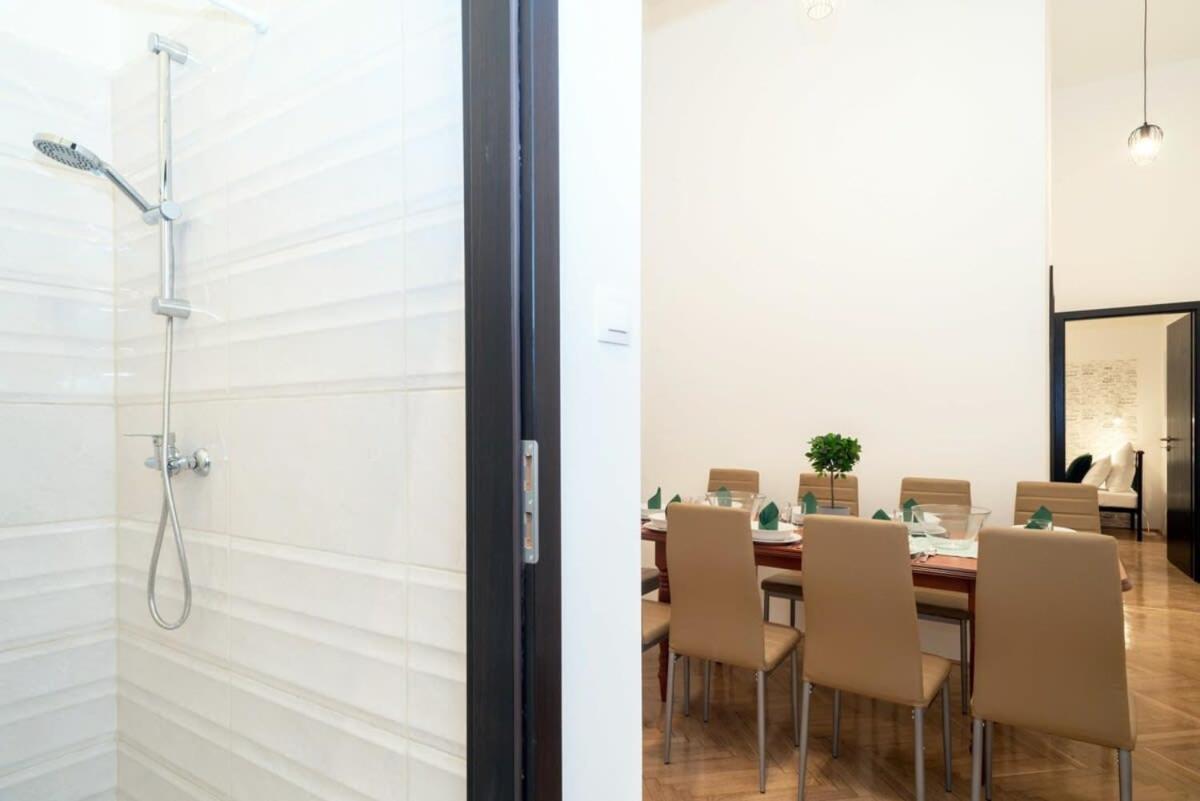 Ultra Central Large Stylish Apartment Βουδαπέστη Εξωτερικό φωτογραφία